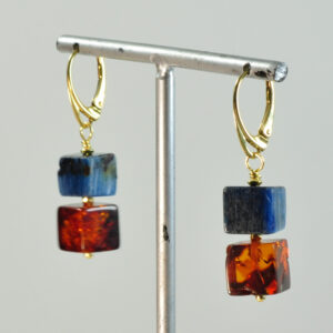 Chłodny błękit i ciepło bursztynu – duet pełen światła