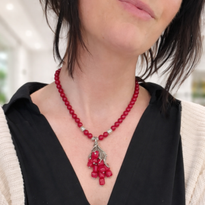 Czerwony Symbol Energii – naszyjnik z koralem